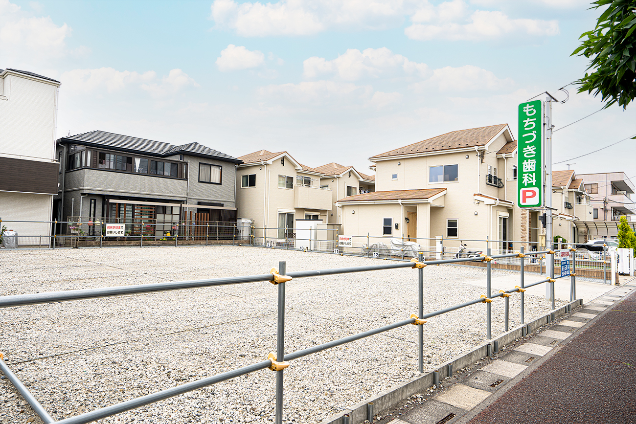 もちづき歯科医院 駐車場